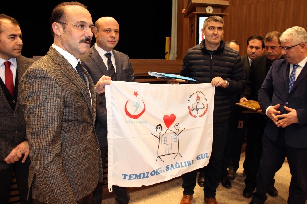 Yozgat’ta 110 okula beyaz bayrak ödülü verildi