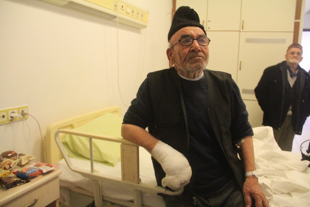 Evi yanan yaşlı adam yaşadıklarını tedavi gördüğü hastanede anlattı