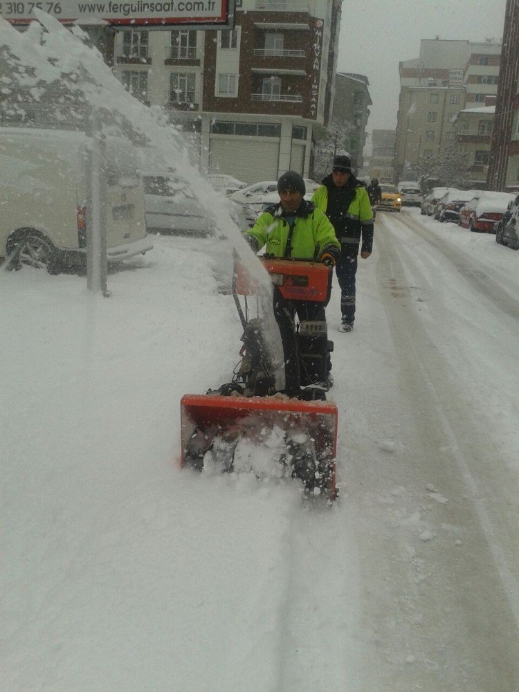 İpekyolu Belediyesinden karla mücadele çalışması