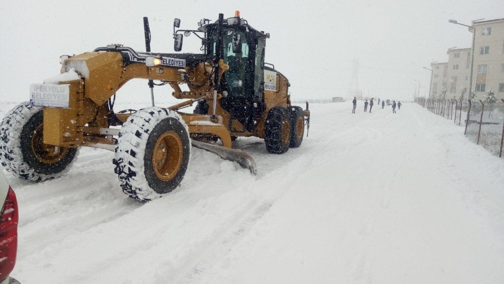 İpekyolu Belediyesinden karla mücadele çalışması