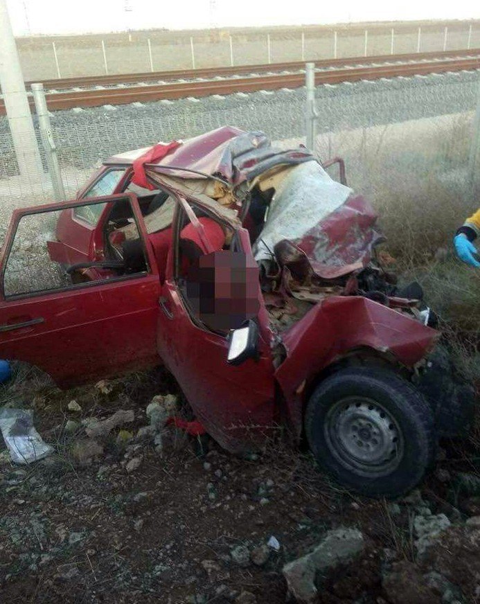 Konya’da otomobil ile pancar yüklü tır çarpıştı: 4 ölü