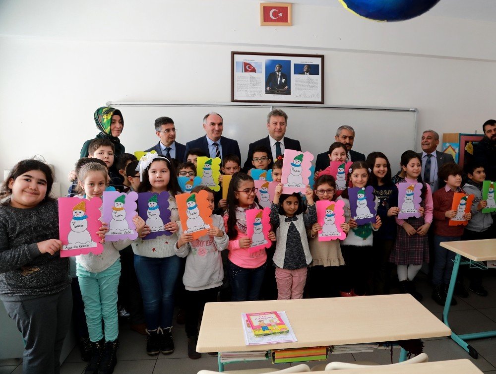 Başkan Palancıoğlu öğrencilerin karne heyecanına ortak oldu