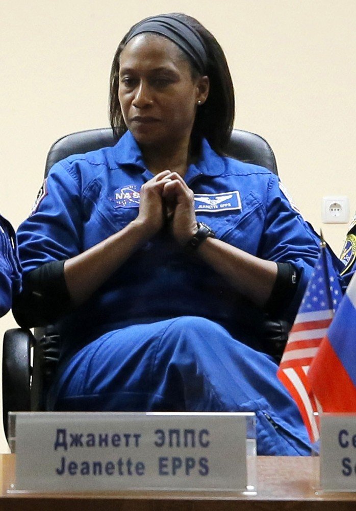 ABD’li astronot uzay görevinden alındı