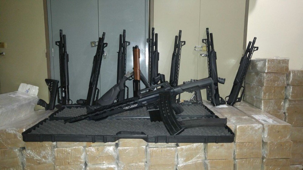 Polis kargoda 115 adet yivsiz av tüfeği ele geçirdi