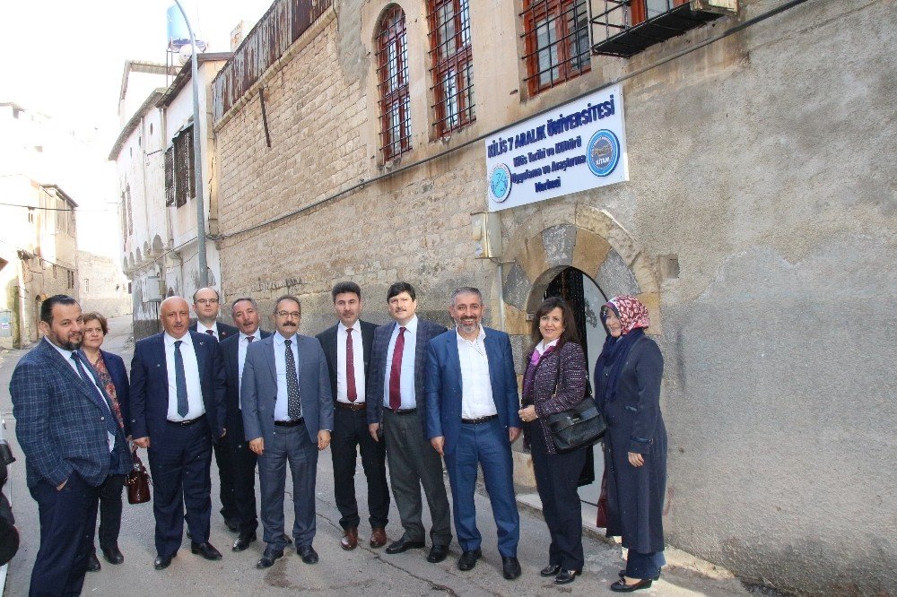 Rektörler Zeytin Dalı Harekatına destek için üniversitede