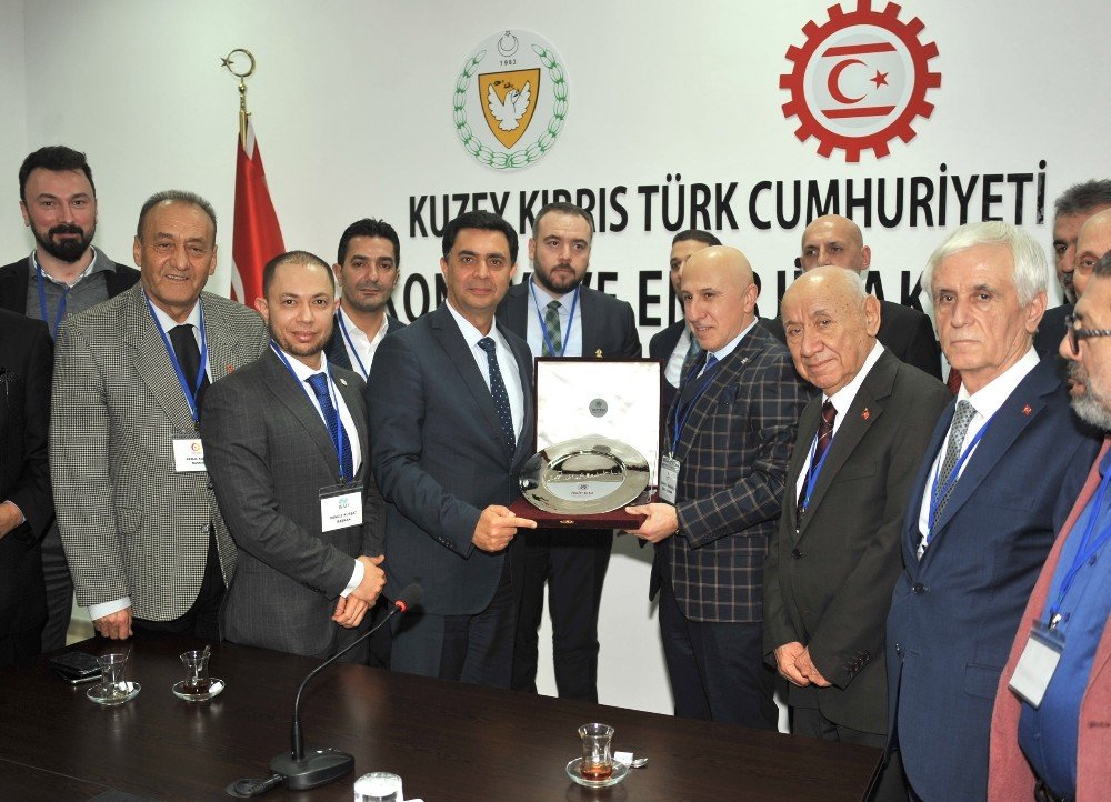 KKTC Ekonomi Bakanı Nami, İstanbul Sanayici ve İşinsanları Dernekleri Federasyonu Heyeti ile bir araya geldi