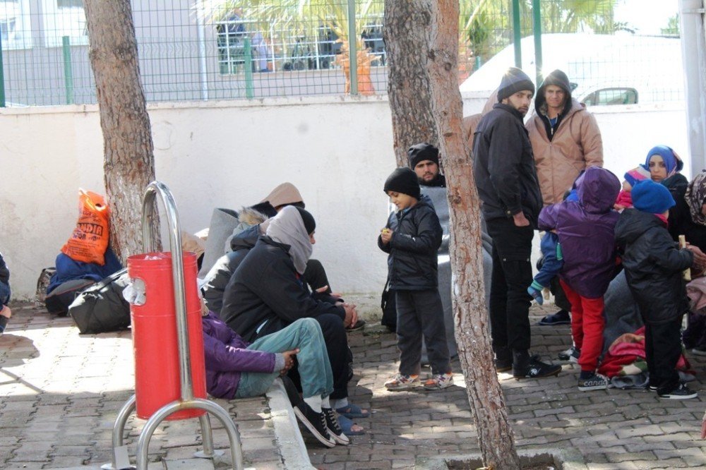Ayvalık’ta 53 Suriyeli göçmen Midilli’ye kaçamadan yakalandı