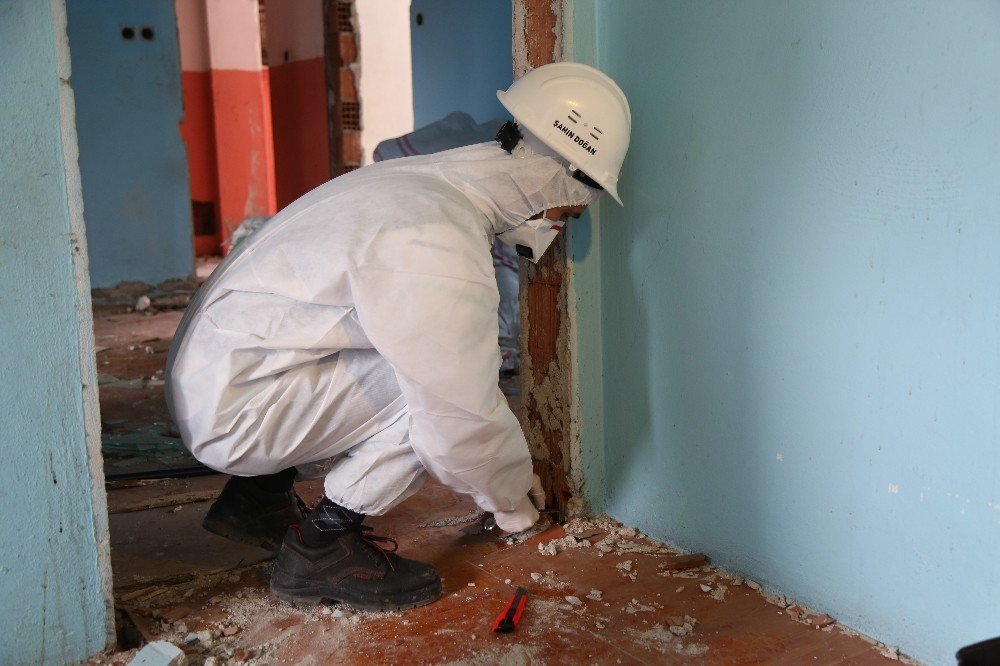 Bağcılar’da asbest testi yapılmadan bina yıkımı yapılmıyor