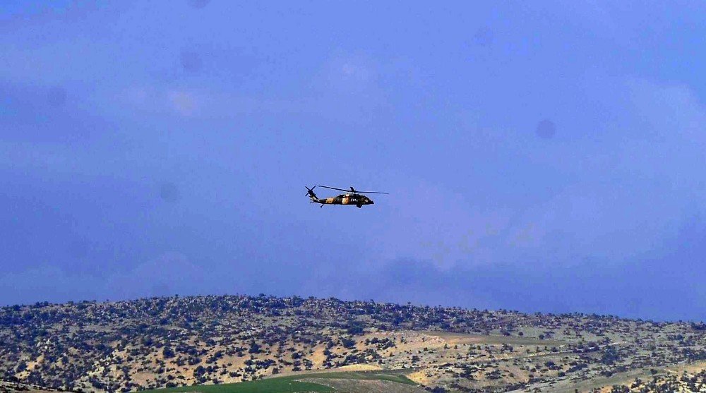 Suriye sınır hattında helikopter hareketliliği