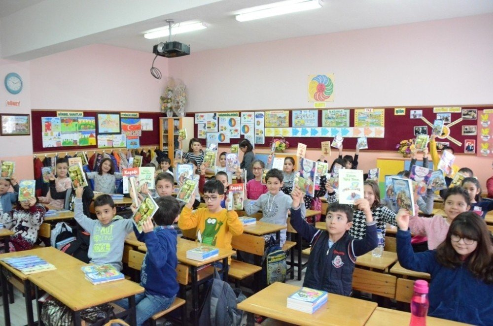 Safranbolu’da öğrencilere 7 bin 500 kitap dağıtıldı