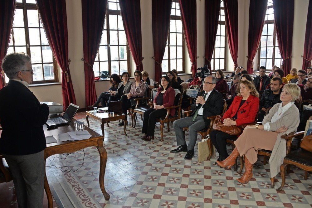 Bergama’da toplumsal cinsiyete ilişkin yükümlülükler semineri