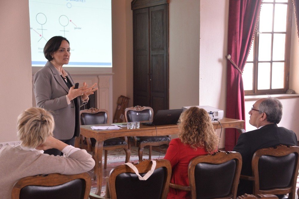 Bergama’da toplumsal cinsiyete ilişkin yükümlülükler semineri