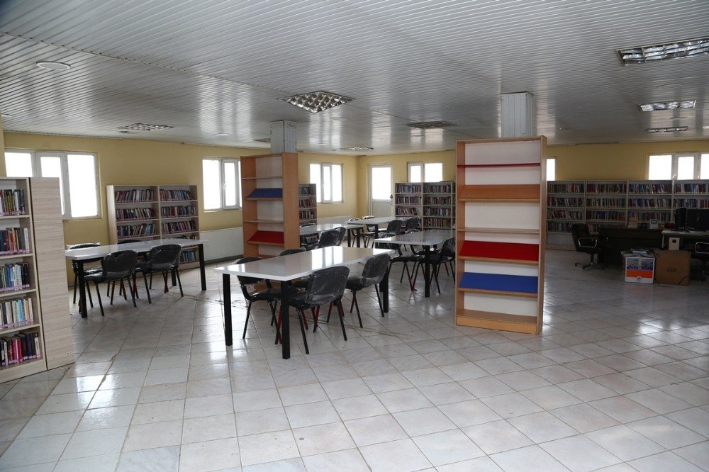 Cizre’de Halk Kütüphanesi yenilenerek hizmetine sunuldu