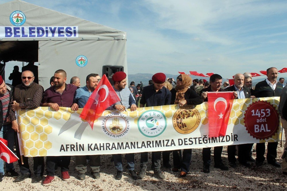 Beykoz Belediyesi, cephedeki Mehmetçiğe "1453" kavanoz bal gönderdi
