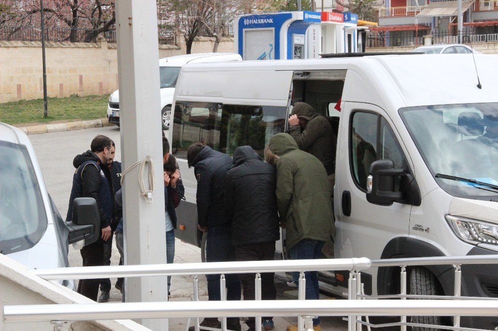 Karaman’da FETÖ/PDY operasyonunda 2 asker tutuklandı