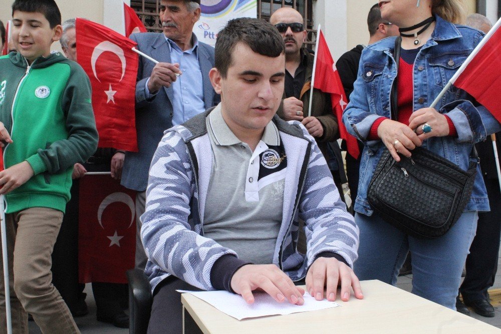 Engelli bireyler Cumhurbaşkanı Erdoğan’a Braille alfabesiyle mektup yazdı