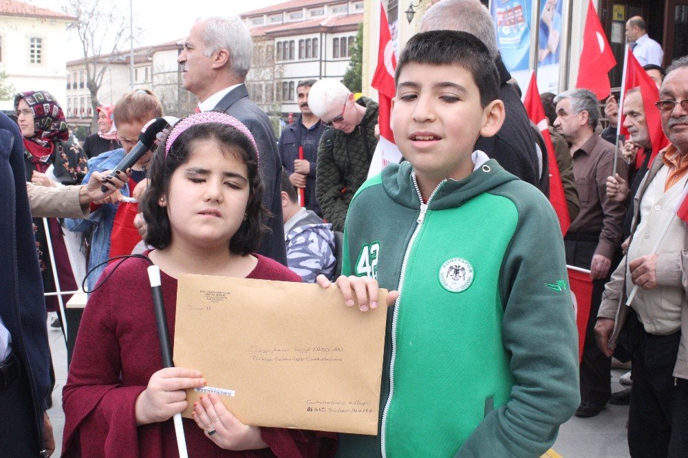 Engelli bireyler Cumhurbaşkanı Erdoğan’a Braille alfabesiyle mektup yazdı