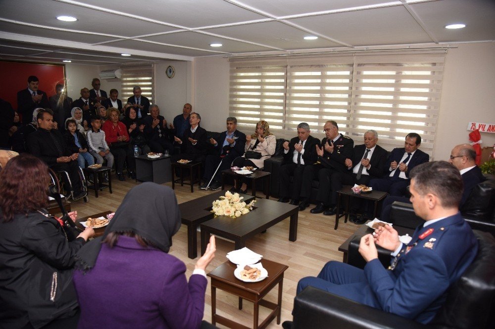 Vali Demirtaş: "Şehit aileleri devletin ve milletin baş tacı"