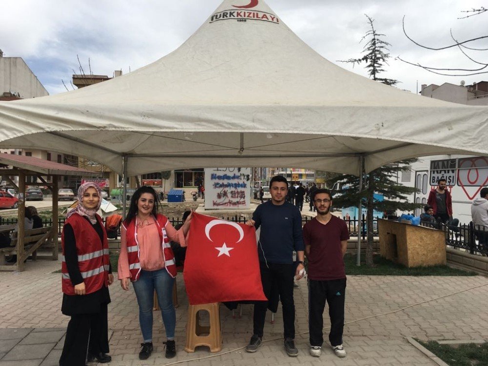 Afyonkarahisar’da öğrencilerden kan bağışına destek