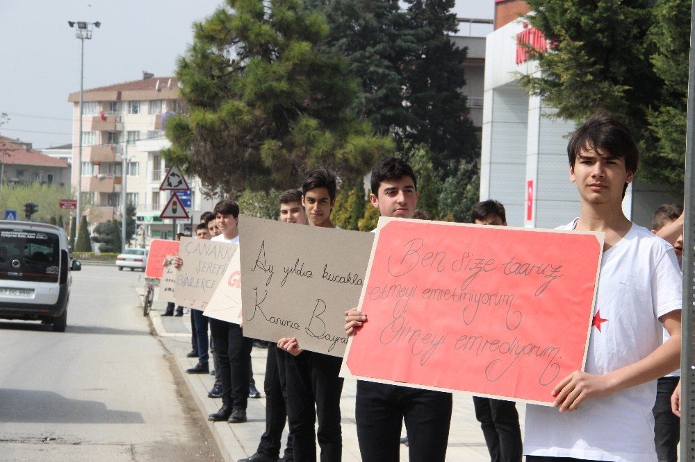 Düzce Kültür Fen Lisesi öğrencileri Çanakkale ruhunu sokağa yansıttı