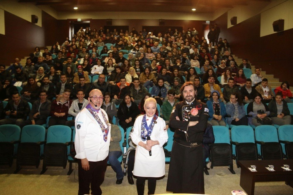 Hacı Bektaş Veli Üniversitesinde saray mutfağı konuşuldu