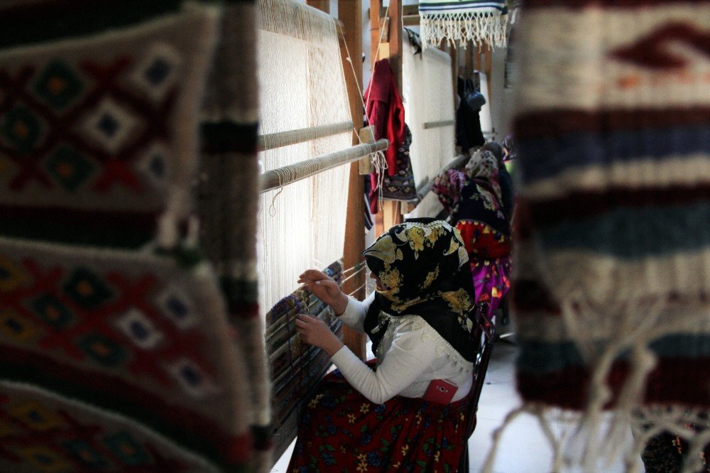 Osmanlı kadınlarının geleneği bu köyde devam ediyor