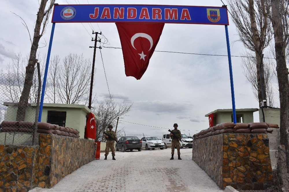 Geleceğin Mehmetçikleri Jandarma Karakolu’nun açılışını yaptı