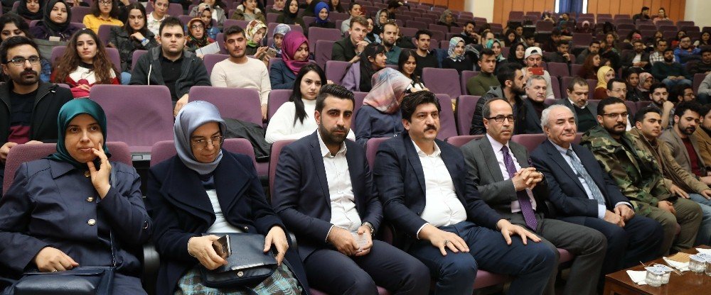 Yazar Vehbi Vakkasoğlu’ndan İstiklal Mücadelesi Konferansı