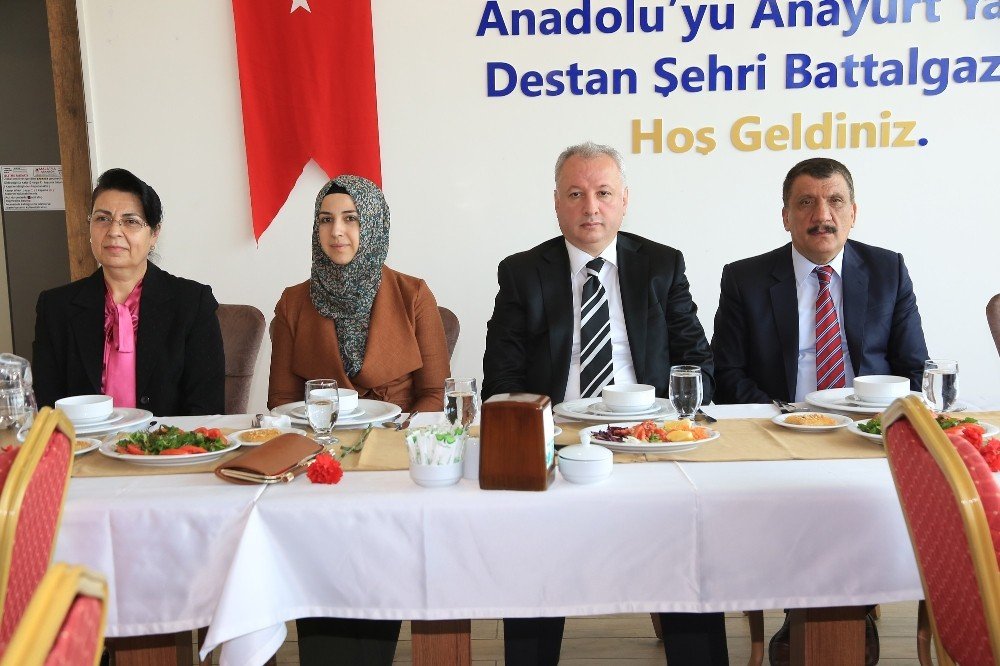 Başkan Gürkan huzurevi sakinleri ile biraraya geldi