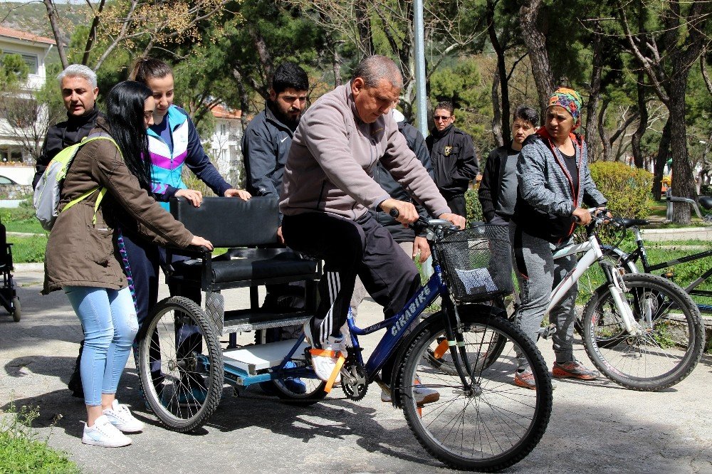 Engelli bireylere bisiklet eğitimi