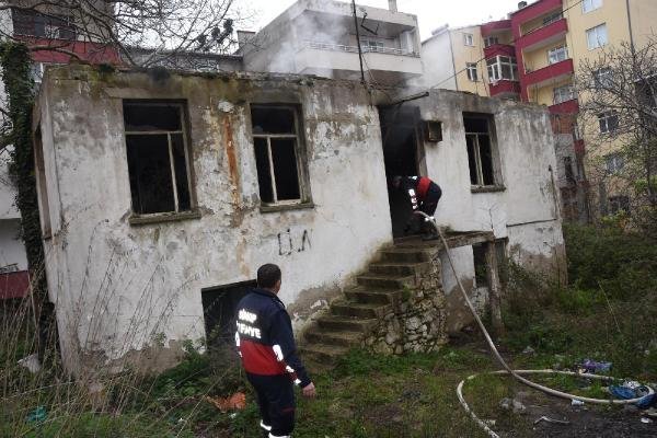 Sinop'ta metruk evde yangın