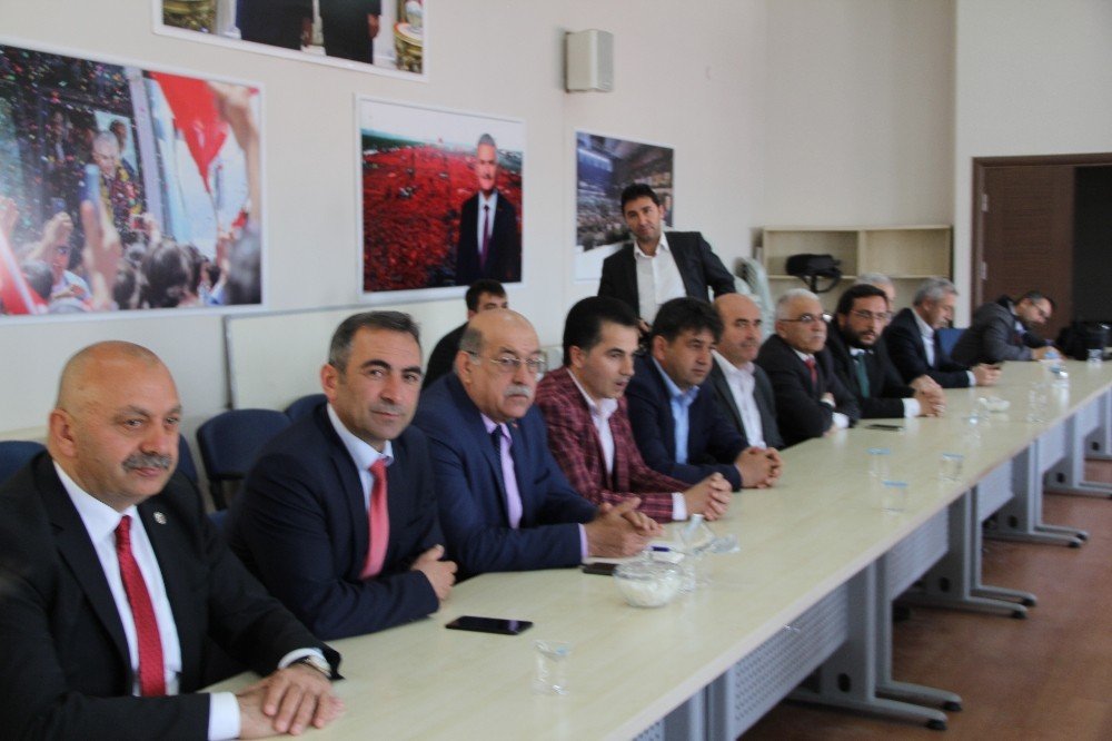 AK Parti’den istişare toplantısı