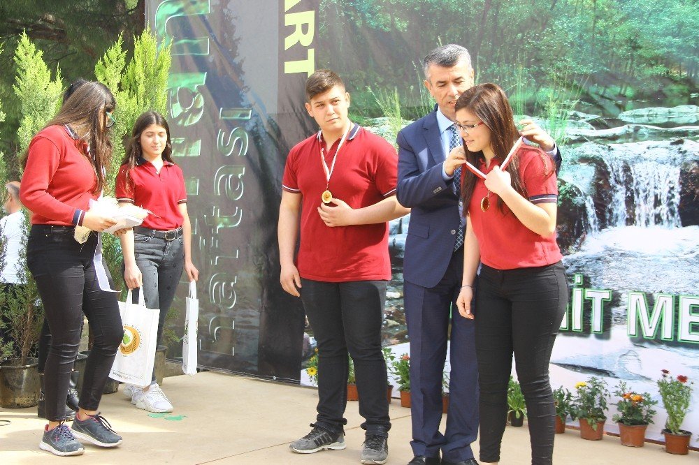 Öğrenciler, Afrin’de şehit düşen 46 Mehmetçik için 46 fidan diktiler
