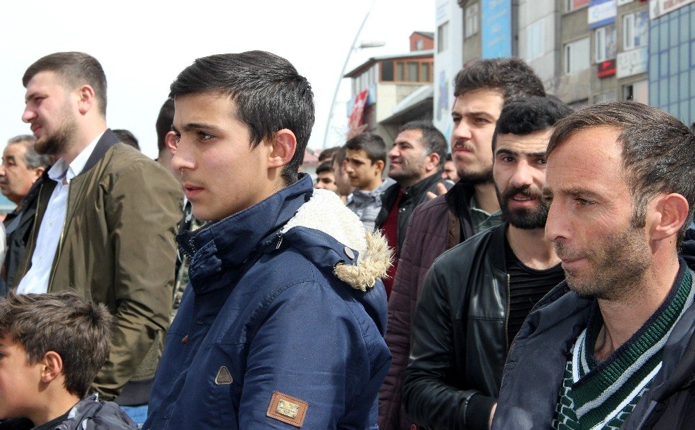 Erzurum’da şüpheli çanta fünyeyle patlatıldı