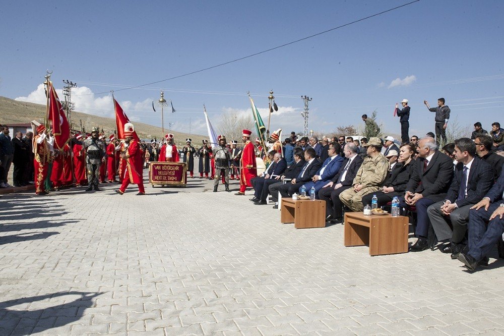 Cumhurbaşkanı Erdoğan’ın canlı bağlandığı törenle fidan dikimi yapıldı