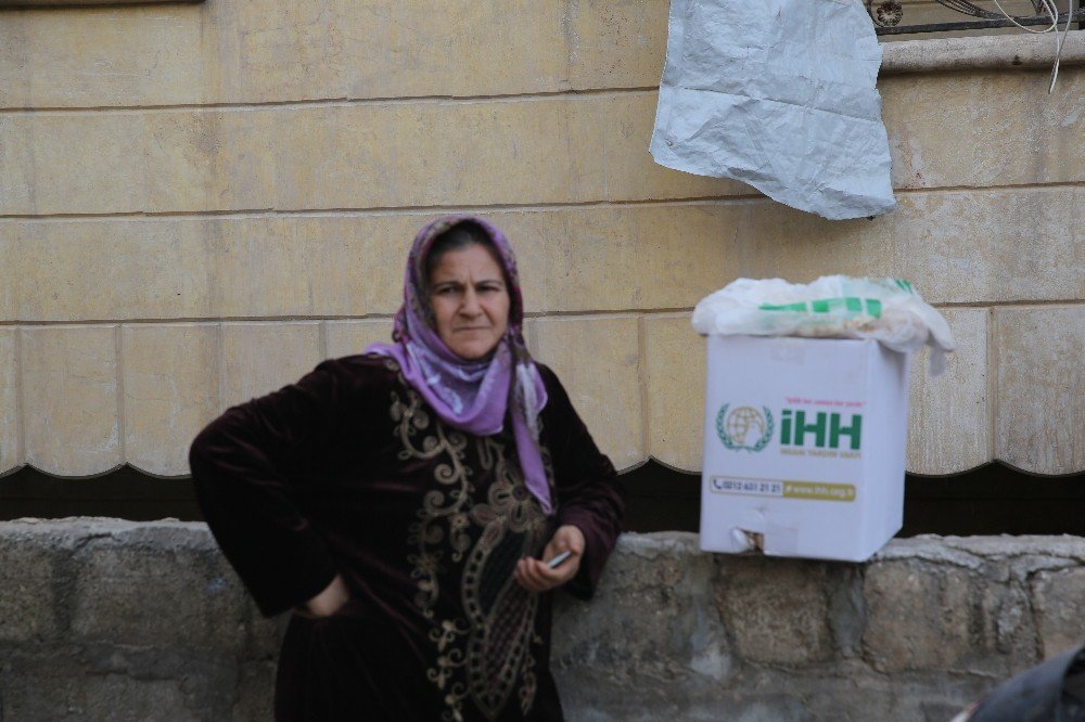 İHH İnsani Yardım Vakfı, Afrin’deki binlerce aileye yardımlarını sürdürüyor