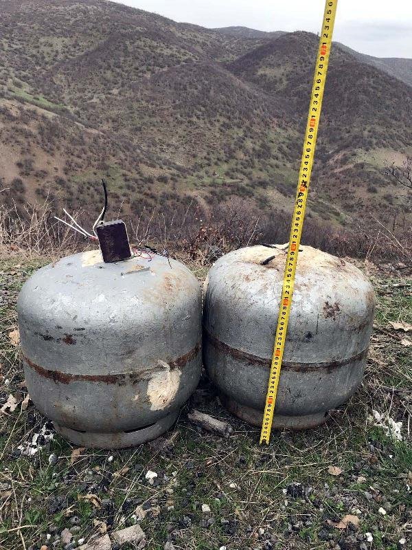 Bingöl'de teröristlere ait 60 kiloluk el yapımı patlayıcı imha edildi