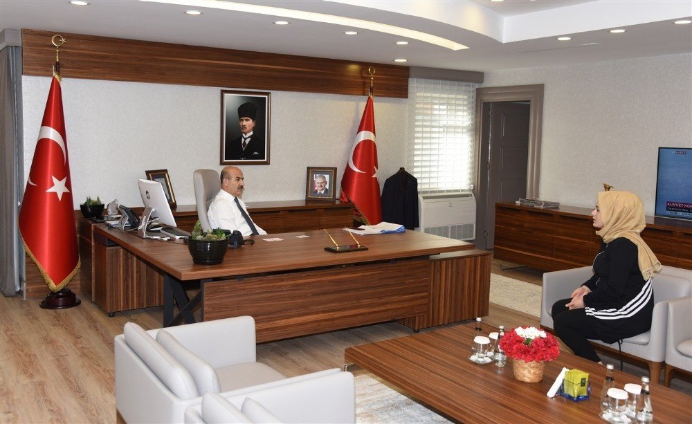 Vali Demirtaş: "Şehit ailelerinin daima yanında ve hizmetindeyiz"
