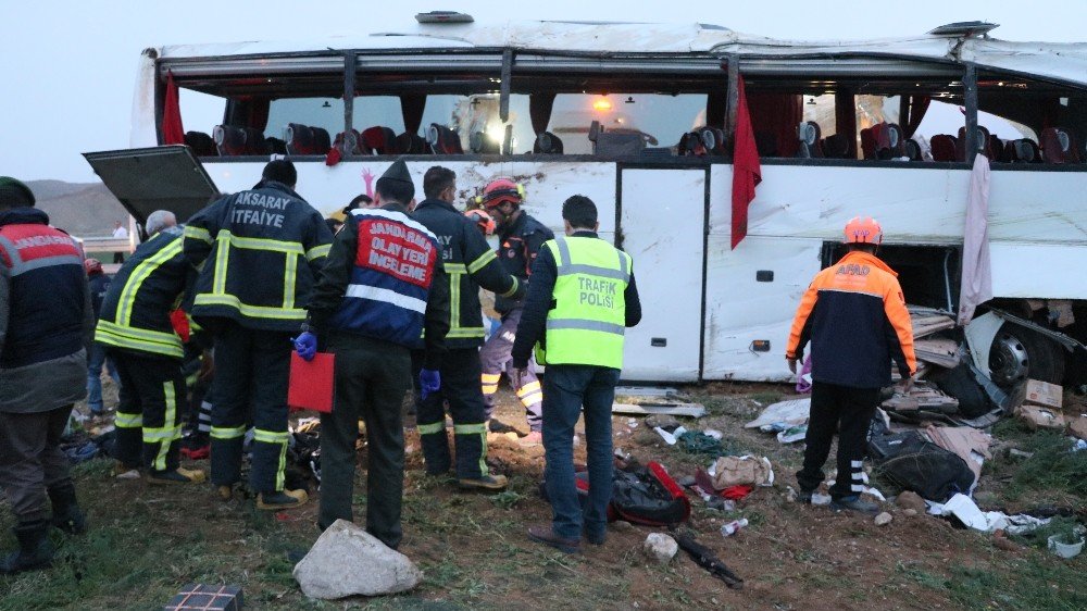 Otobüs şarampole devrildi: 4 ölü, çok sayıda yaralı