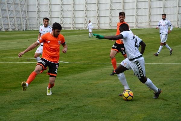 Atiker Konyaspor, hazırlık maçında Adanaspor'u 2-0 yendi