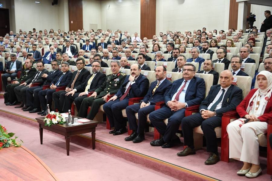 Rektör Durmuş, Genelkurmay Başkanı Akar’ın sunduğu ’Türkiye ve Güvenlik’ konulu konferansa katıldı