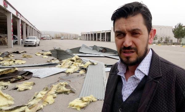 Erzurum, Iğdır ve Ağrı'da fırtına çatıları uçurdu: 3 yaralı