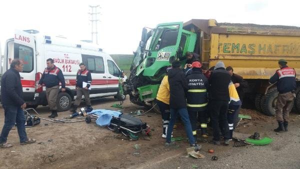 Konya'da iki hafriyat kamyonu çarpıştı: 1 yaralı