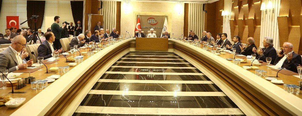 Diyanet İşleri Başkanı Ali Erbaş, ATO mescidinde cuma namazı kıldırdı