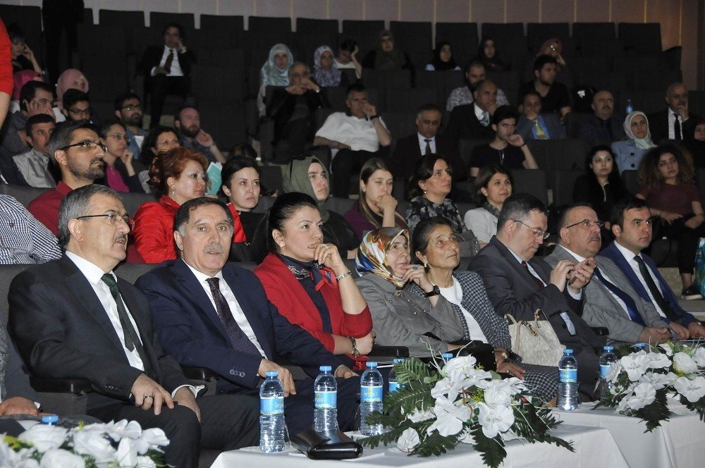Selçuk’ta “İnsan Hakları ve Ombudsmanlık” konferansı yapıldı