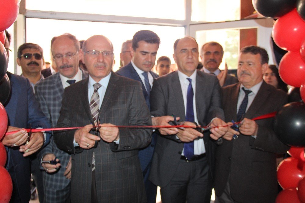 Konya’da TÜBİTAK Bilim Fuarı Proje Sergisi açıldı