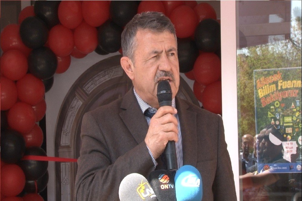 Konya’da TÜBİTAK Bilim Fuarı Proje Sergisi açıldı