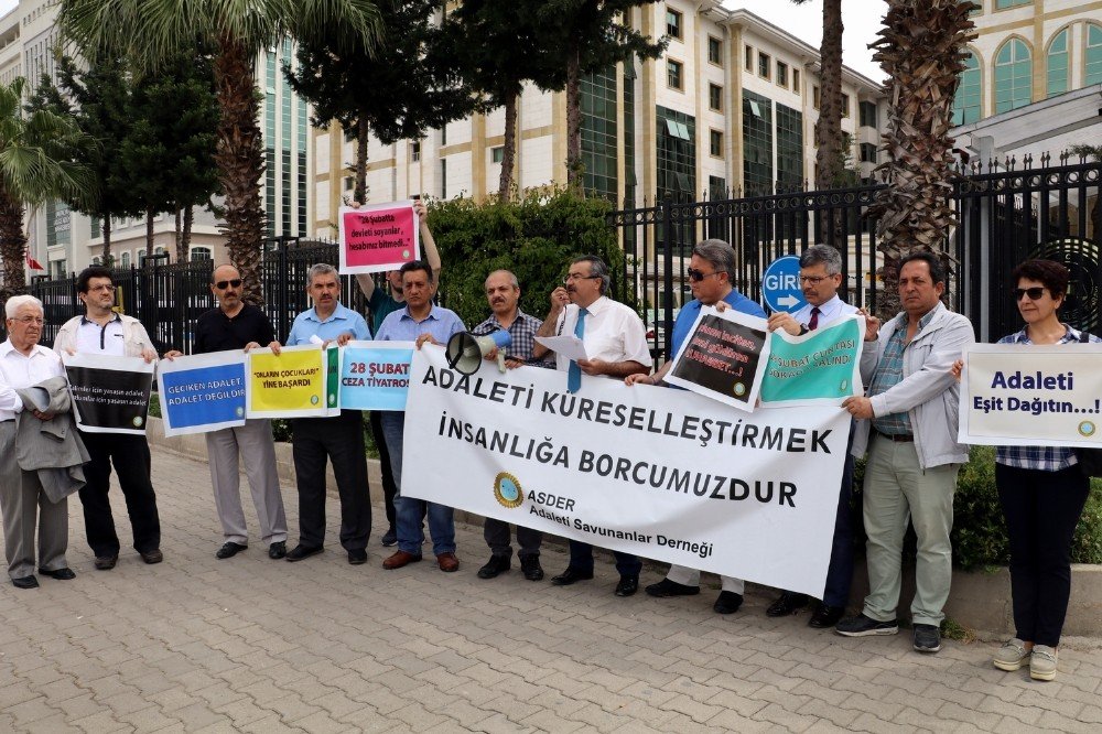 Antalya’da ASDER üyelerinden 28 Şubat kararına tepki