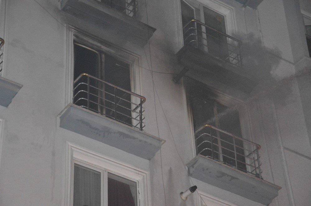 Kırıkkale’de öğrenci apartında yangın