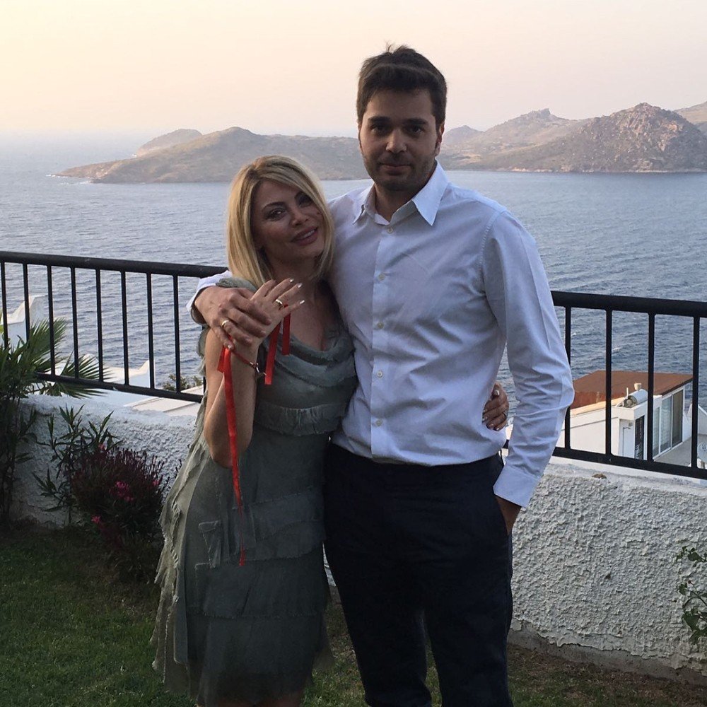 Seray Sever, Bodrum’da nişanlandı